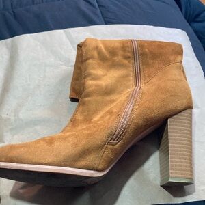Slightly used women boots